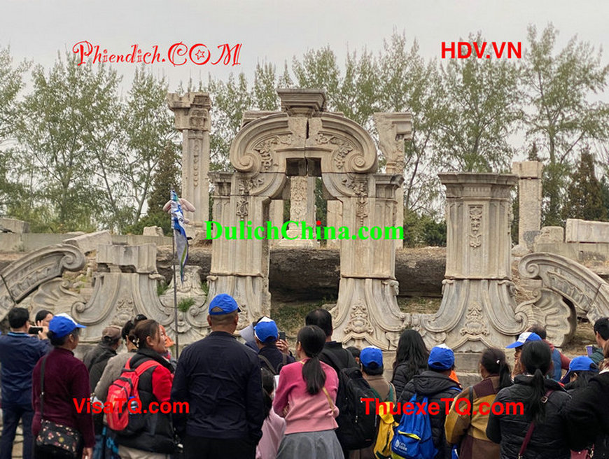 Gia đình Việt du lịch tự túc Bắc Kinh cùng HDV tiếng Việt khám phá Viên Minh Viên.