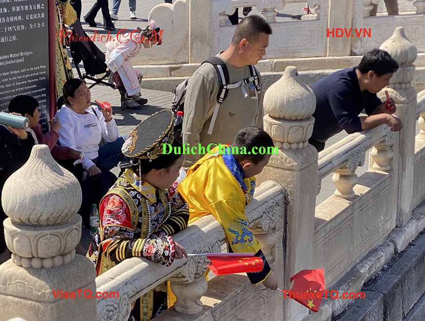 Thuê hướng dẫn viên chuyên nghiệp tại Tử Cấm Thành Bắc Kinh.