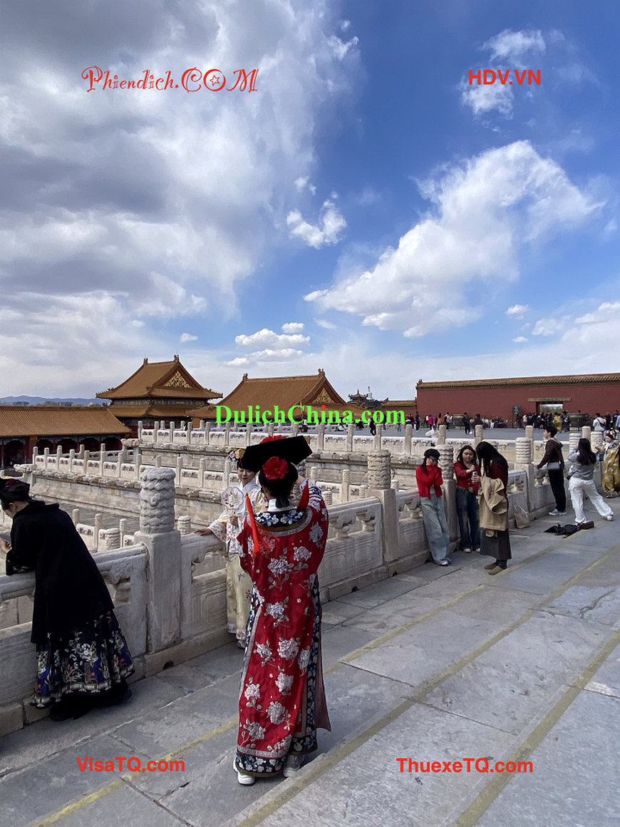 Dịch vụ cho thuê hướng dẫn viên tiếng Việt tại Bắc Kinh cho gia đình Việt du lịch tự túc.